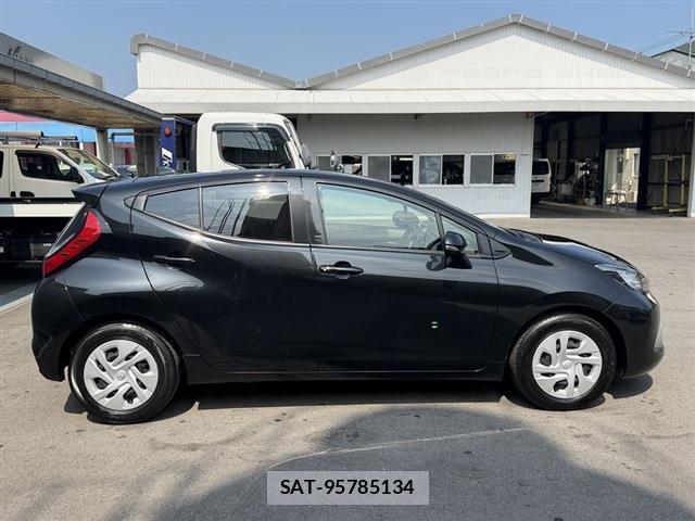Toyota AQUA 2024-06 8434236-3