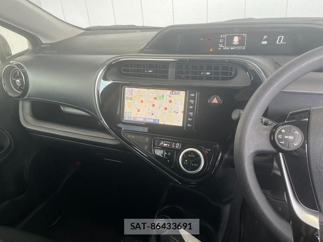 Toyota AQUA 2019-05 8434245-6