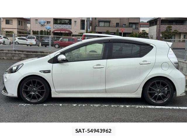 Toyota AQUA 2014 8434503-3