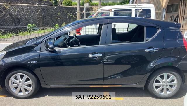 Toyota AQUA 2016-07 8434636-10