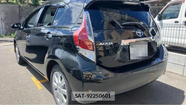 Toyota AQUA 2016-07 8434636-13