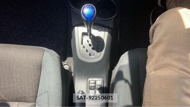 Toyota AQUA 2016-07 8434636-14