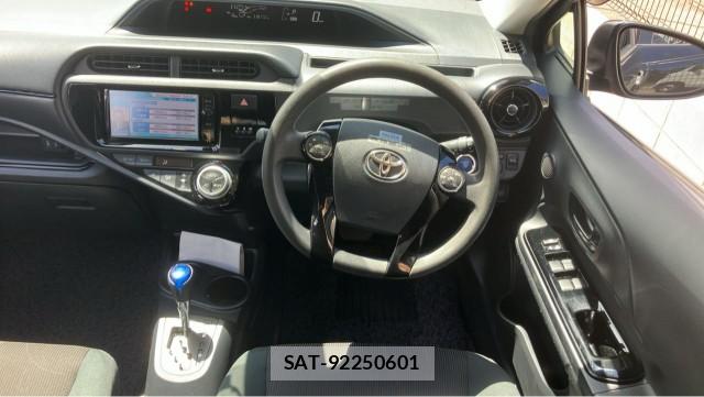 Toyota AQUA 2016-07 8434636-16