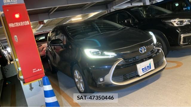 Toyota AQUA 2021-11 8434639-11