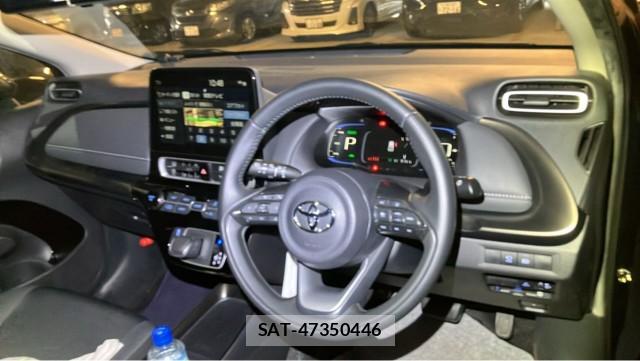 Toyota AQUA 2021-11 8434639-2