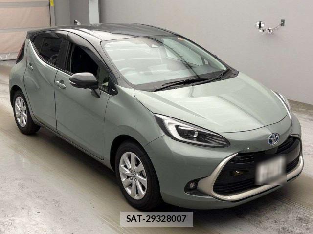 Toyota AQUA 2024-11 8434825-11