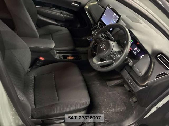 Toyota AQUA 2024-11 8434825-3