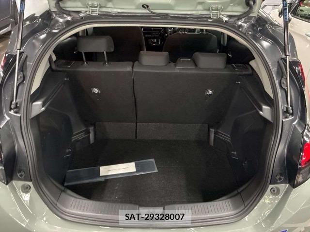 Toyota AQUA 2024-11 8434825-7