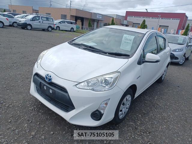 Toyota AQUA 2016-08 8435246-0