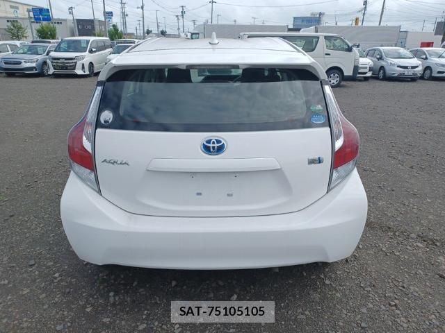 Toyota AQUA 2016-08 8435246-1
