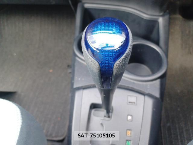 Toyota AQUA 2016-08 8435246-11
