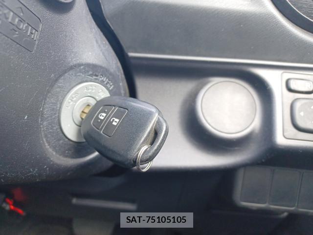 Toyota AQUA 2016-08 8435246-14