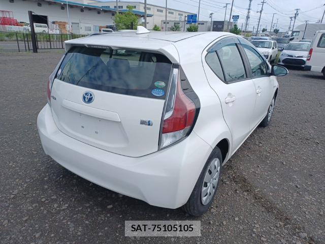 Toyota AQUA 2016-08 8435246-4