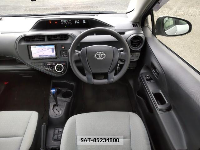 Toyota AQUA 2018-07 8435271-2
