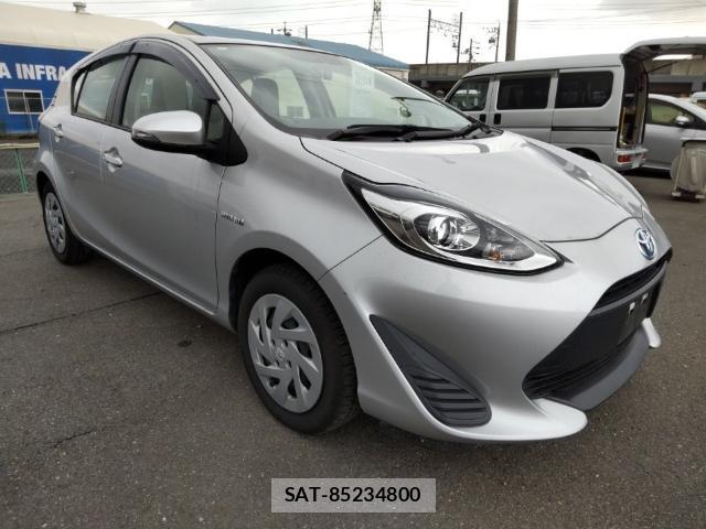 Toyota AQUA 2018-07 8435271-3