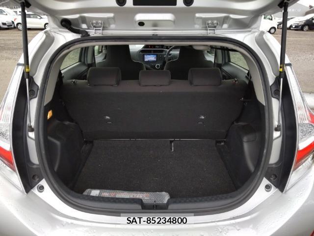 Toyota AQUA 2018-07 8435271-7