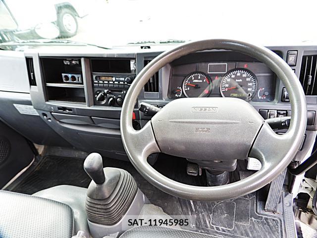Nissan ATLAS 2012-10 8434839-2