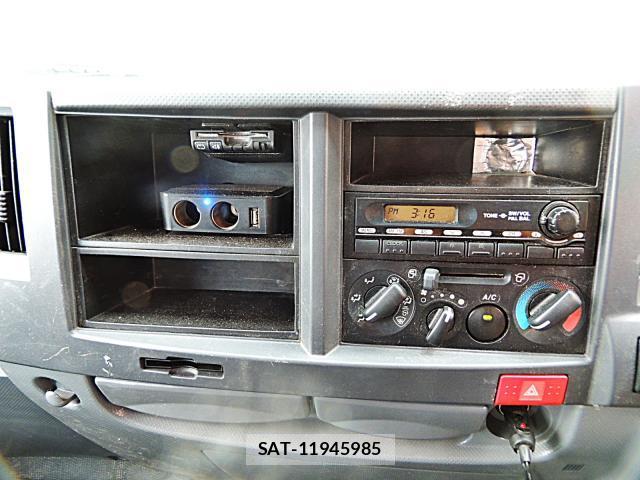 Nissan ATLAS 2012-10 8434839-4
