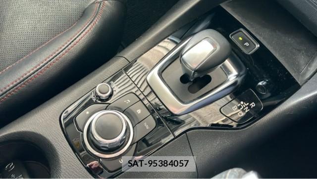 Mazda AXELA HYBRID 2013-11 8434641-14