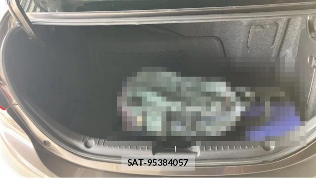 Mazda AXELA HYBRID 2013-11 8434641-17