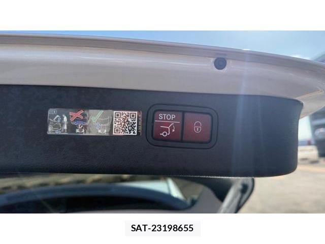 Mercedes Benz C-CLASS 2025-10 8434461-11