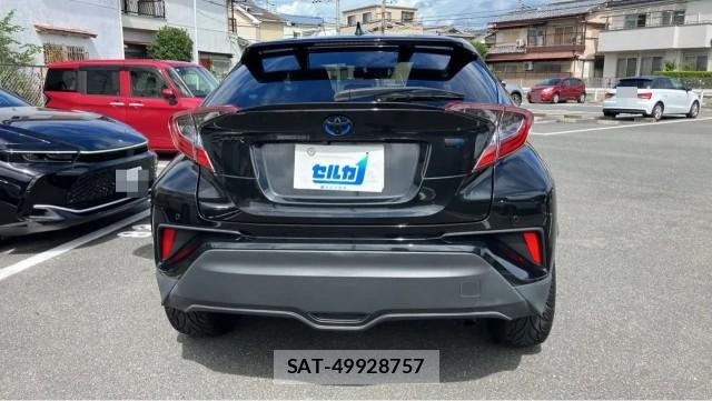 Toyota C-HR 2019-01 8434678-1