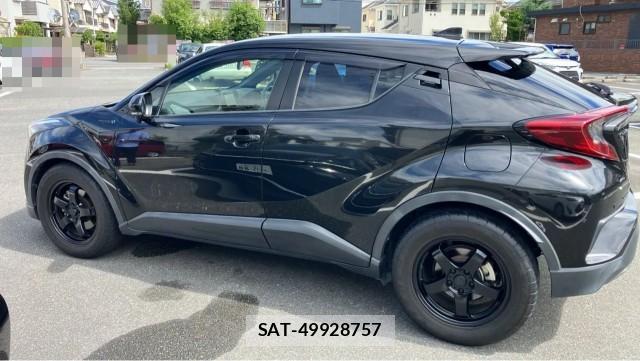 Toyota C-HR 2019-01 8434678-10