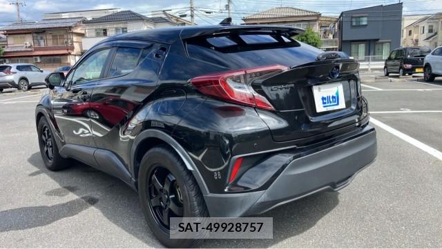 Toyota C-HR 2019-01 8434678-13