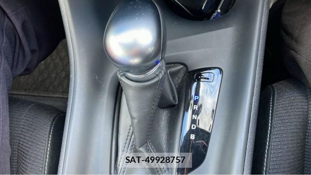 Toyota C-HR 2019-01 8434678-14