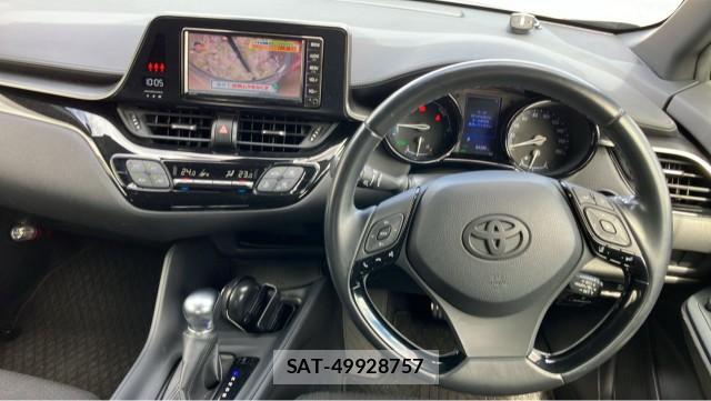 Toyota C-HR 2019-01 8434678-16