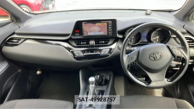 Toyota C-HR 2019-01 8434678-2