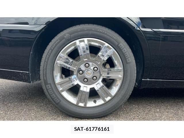 Cadillac DTS 2009 8434288-17