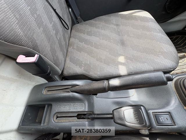 Suzuki CARRY TRUCK 2006-07 8433837-11