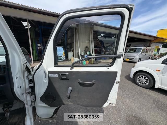 Suzuki CARRY TRUCK 2006-07 8433837-19