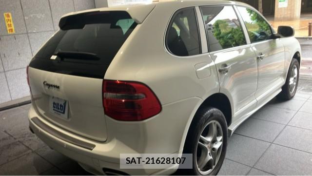 Porsche CAYENNE 2010-04 8434726-12