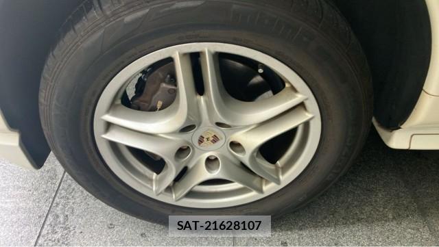 Porsche CAYENNE 2010-04 8434726-8