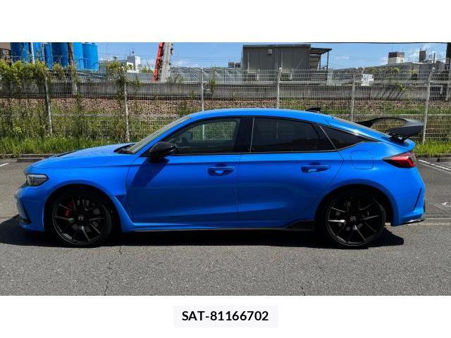 Honda CIVIC 2025 8434518-19