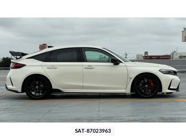 Honda CIVIC 2023 8434530-2