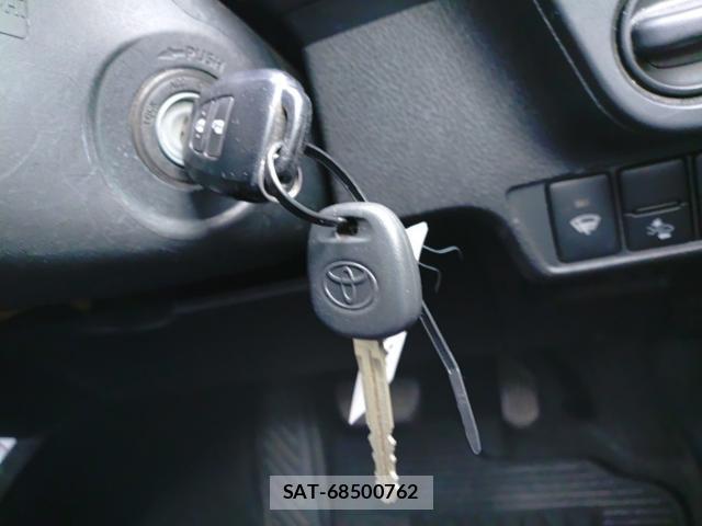 Toyota COROLLA AXIO 2019-07 8433912-14