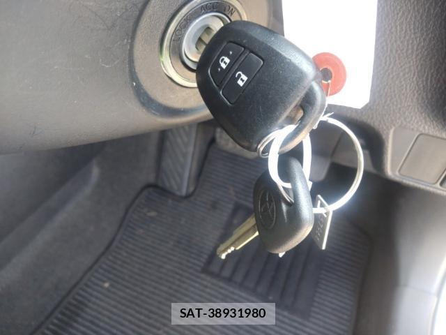 Toyota COROLLA AXIO 2017-07 8433917-14