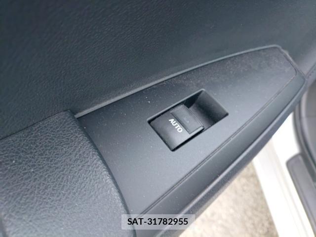 Toyota COROLLA AXIO 2019-08 8433980-12
