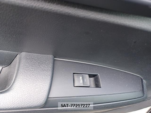 Toyota COROLLA AXIO 2021-07 8435245-12