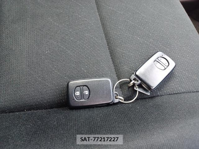 Toyota COROLLA AXIO 2021-07 8435245-14