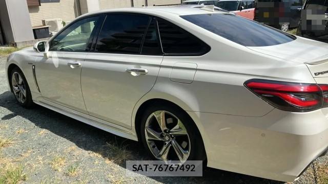 Toyota CROWN HYBRID 2019-08 8434698-10