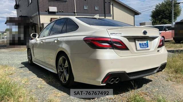 Toyota CROWN HYBRID 2019-08 8434698-13