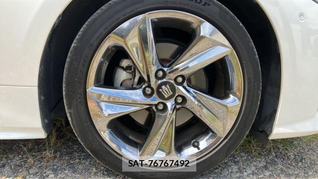 Toyota CROWN HYBRID 2019-08 8434698-8