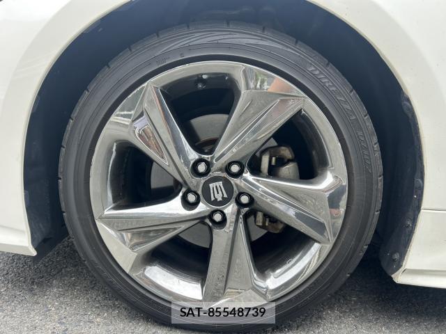 Toyota CROWN HYBRID 2018-08 8434937-5