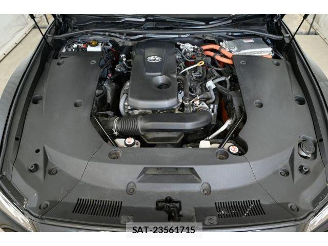 Toyota CROWN HYBRID 2019-07 8435084-14