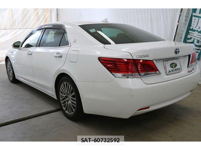 Toyota CROWN MAJESTA 2014-09 8435088-3