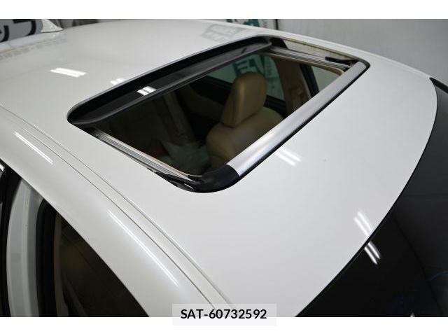 Toyota CROWN MAJESTA 2014-09 8435088-5